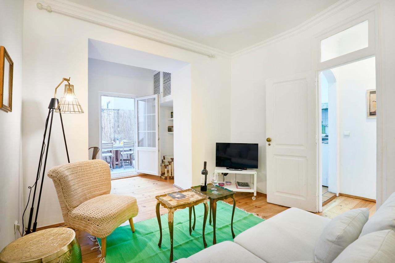 Spacious Bairro Alto Apartment With Courtyard, By Timecooler リスボン エクステリア 写真