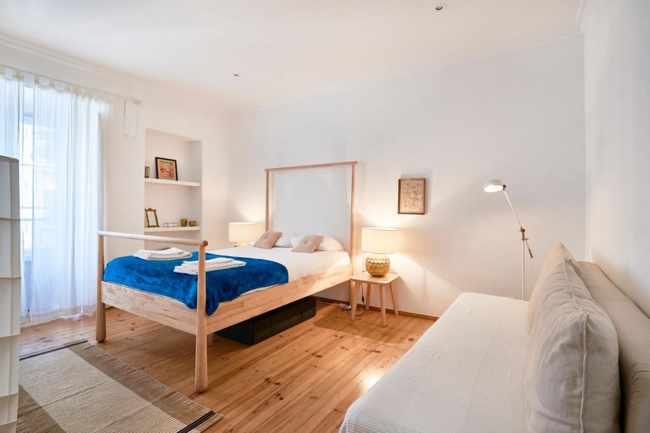 Spacious Bairro Alto Apartment With Courtyard, By Timecooler リスボン エクステリア 写真