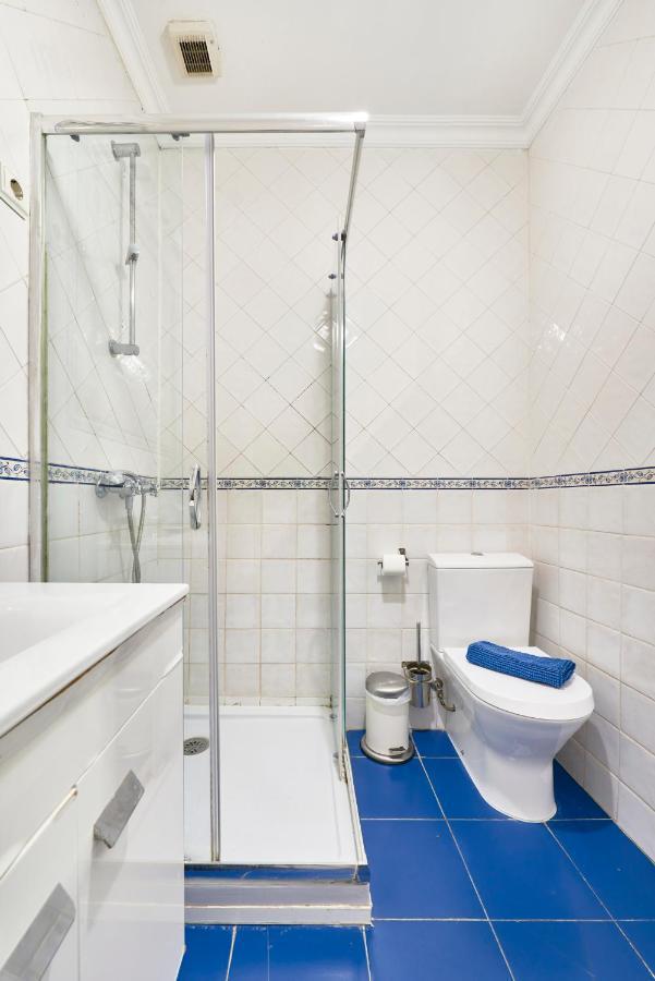 Spacious Bairro Alto Apartment With Courtyard, By Timecooler リスボン エクステリア 写真