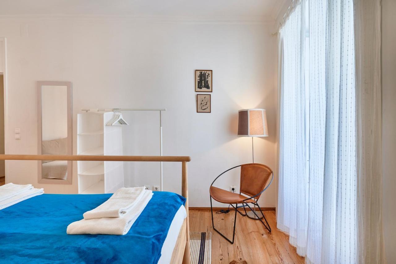 Spacious Bairro Alto Apartment With Courtyard, By Timecooler リスボン エクステリア 写真