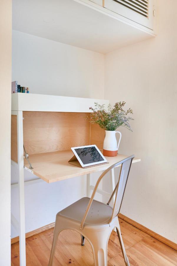 Spacious Bairro Alto Apartment With Courtyard, By Timecooler リスボン エクステリア 写真