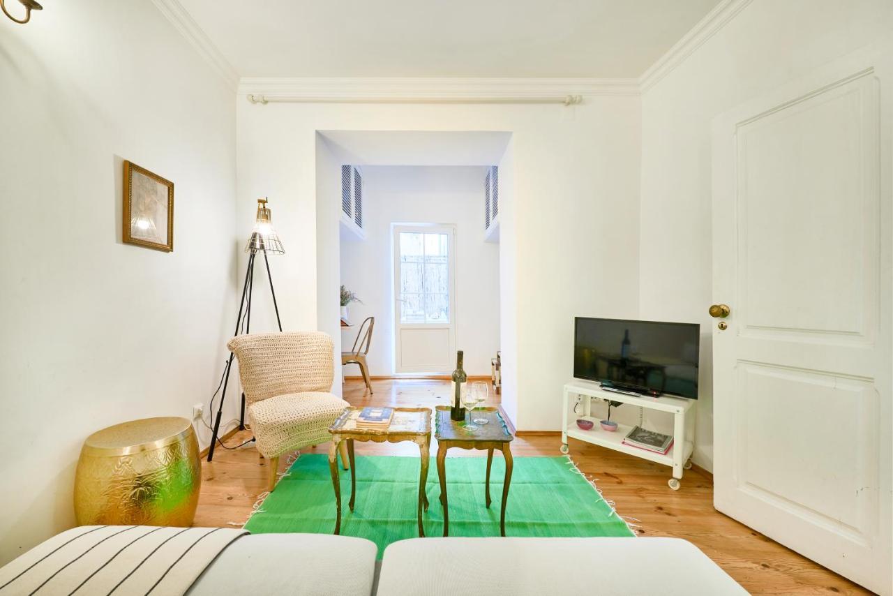 Spacious Bairro Alto Apartment With Courtyard, By Timecooler リスボン エクステリア 写真