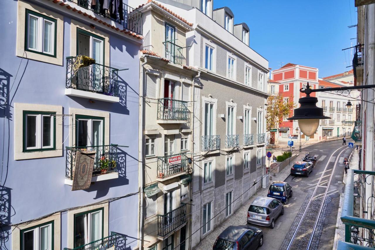 Spacious Bairro Alto Apartment With Courtyard, By Timecooler リスボン エクステリア 写真